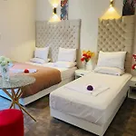 La Vida Hotel